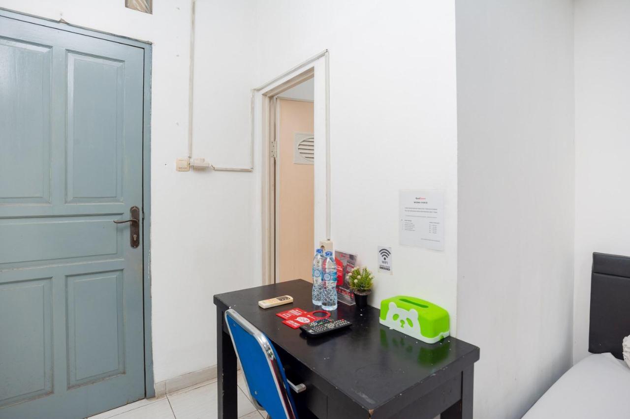 Готель Reddoorz Syariah Near Grand Galaxy Park Ceger Екстер'єр фото
