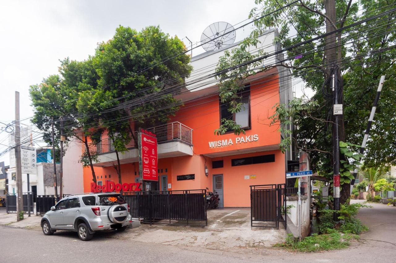 Готель Reddoorz Syariah Near Grand Galaxy Park Ceger Екстер'єр фото